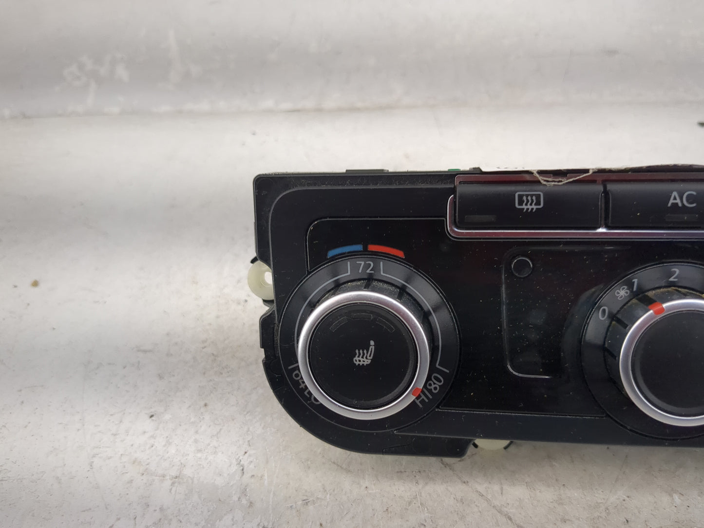 2011-2012 Volkswagen Cc Climate Control Module Temperature AC/Heater Replacement P/N:3C8907336AJ 5HB009751-27 Fits Fits 2011