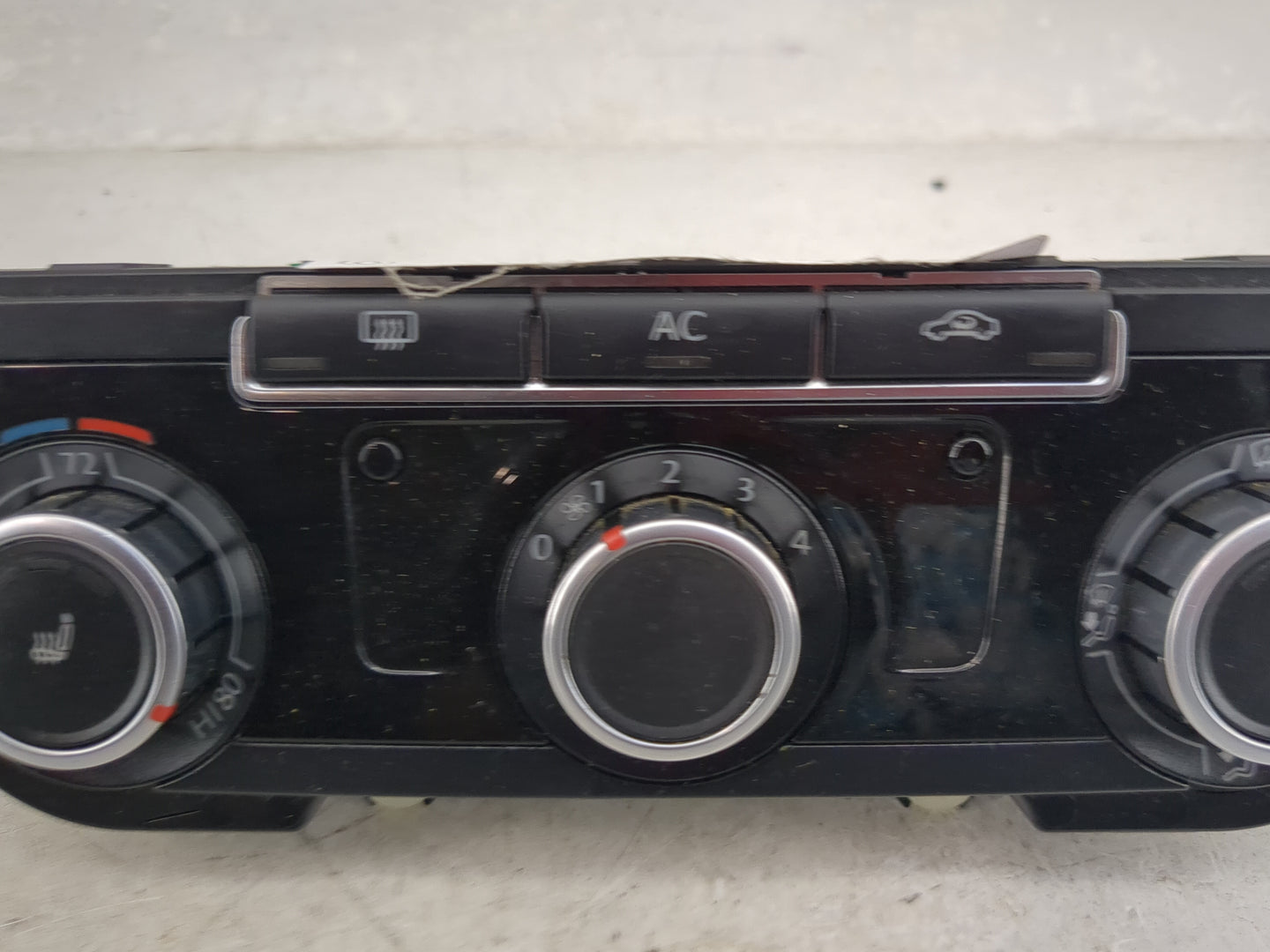 2011-2012 Volkswagen Cc Climate Control Module Temperature AC/Heater Replacement P/N:3C8907336AJ 5HB009751-27 Fits Fits 2011