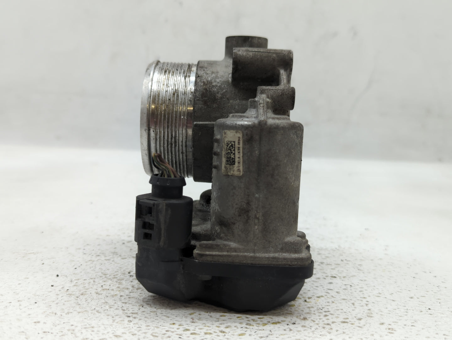 2009-2017 Volkswagen Cc Throttle Body P/N:06F 133 062 Q 06F 133 062 J Fits OEM Used Auto Parts - Oemusedautoparts1.com