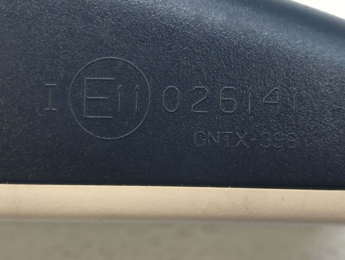 2009-2012 Volkswagen Cc Interior Rear View Mirror Replacement OEM P/N:GNTX-398 IE1102614 Fits OEM Used Auto Parts - Oemuseda