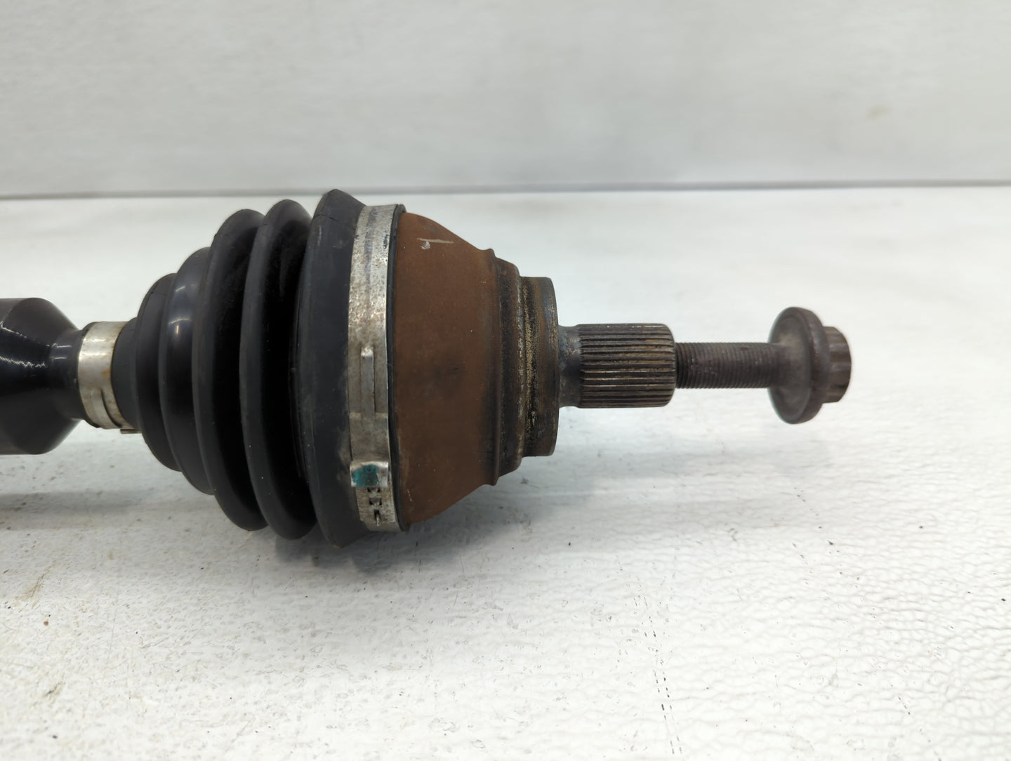 2011 Volkswagen Cc Axle Shaft Front Driver Cv C/v - Oemusedautoparts1.com