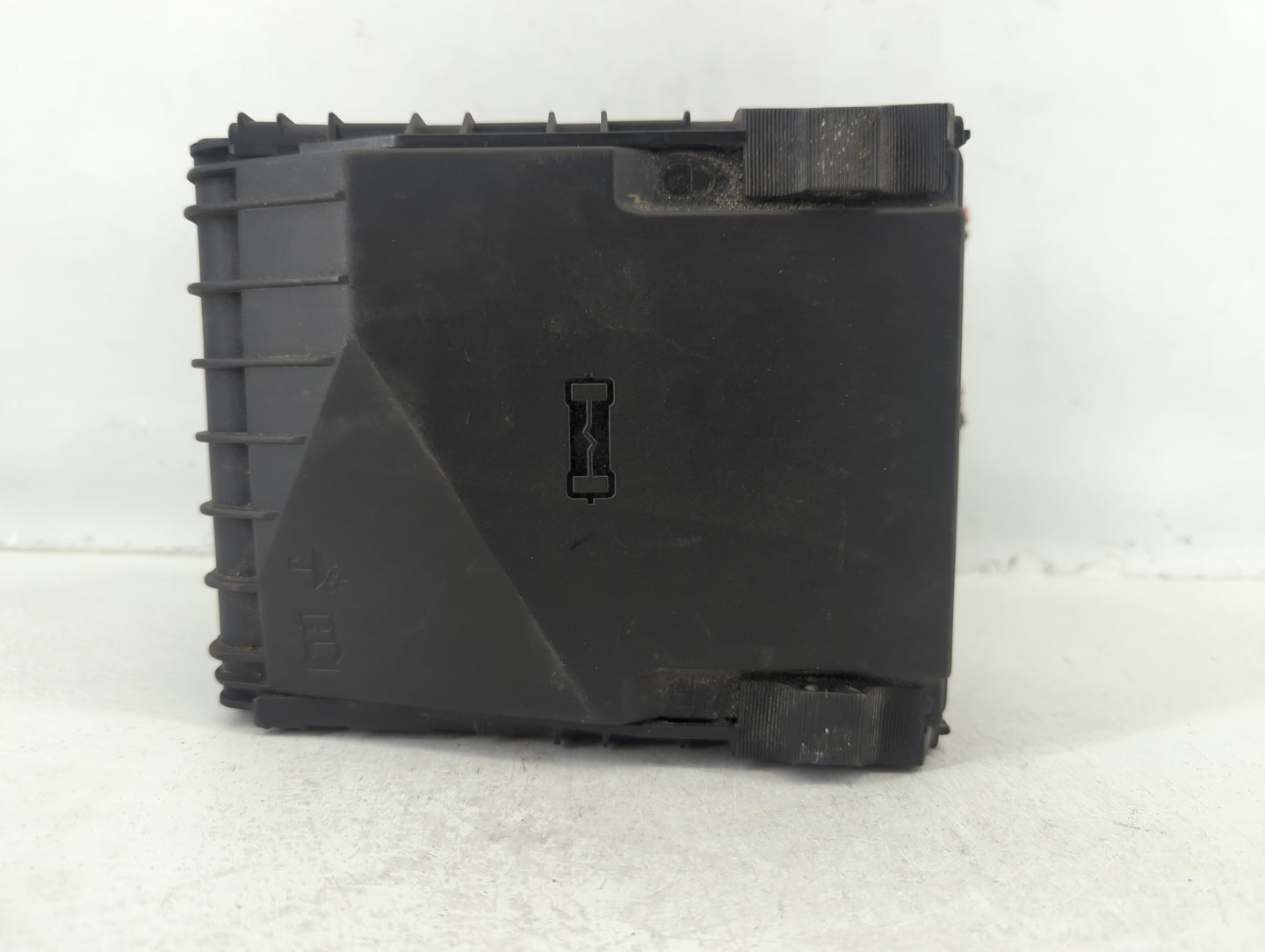 2009-2012 Volkswagen Cc Fusebox Fuse Box Panel Relay Module P/N:6359-2777 3C0 937 125 Fits Fits 2009 2010 2011 2012 OEM Used