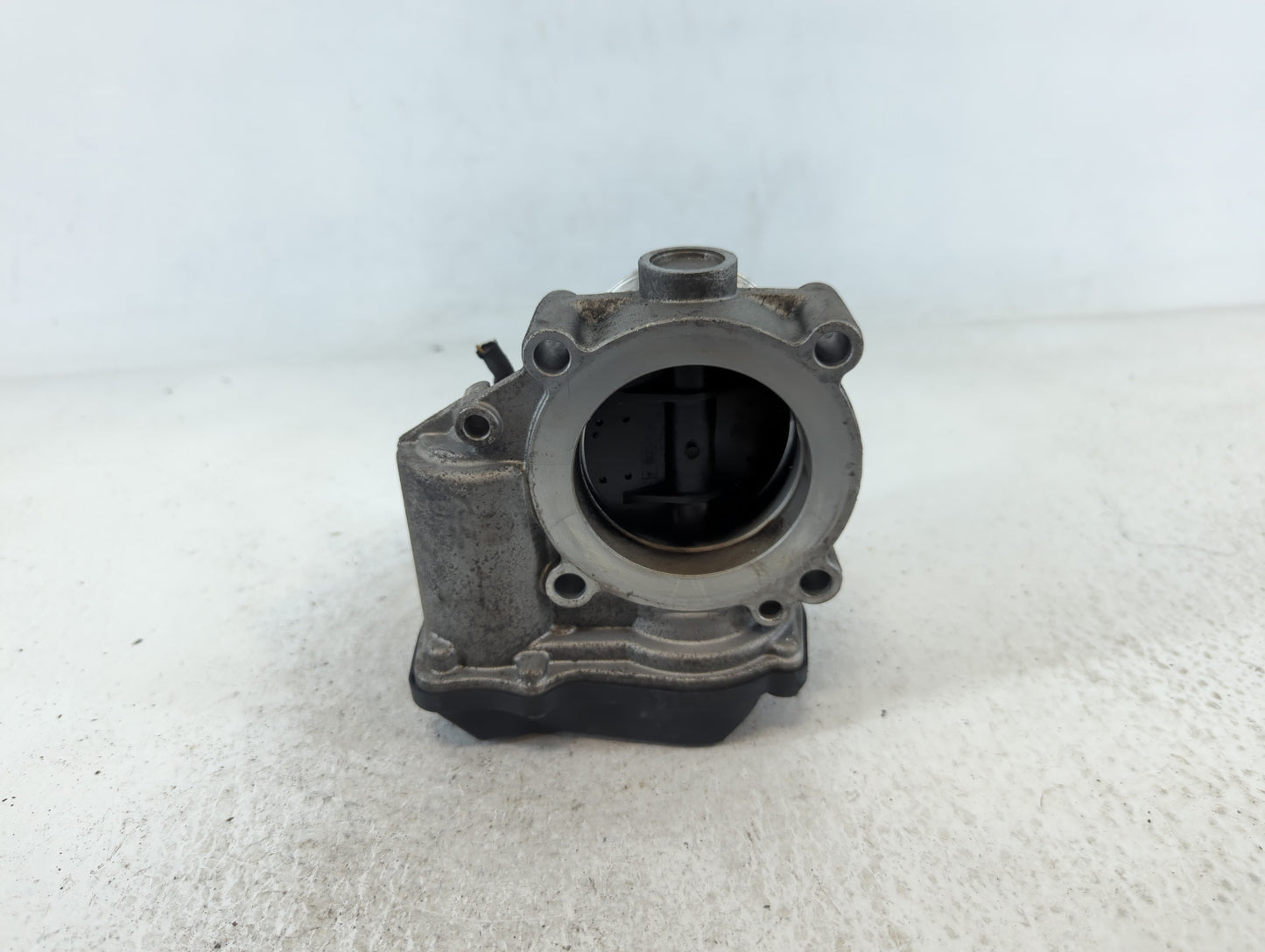 2009-2017 Volkswagen Cc Throttle Body P/N:06F 133 062 Q Fits OEM Used Auto Parts - Oemusedautoparts1.com