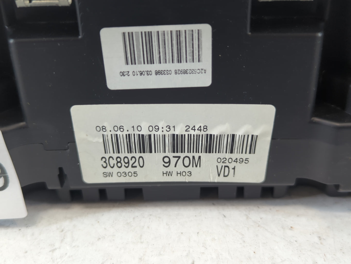 2010-2011 Volkswagen Cc Instrument Cluster Speedometer Gauges P/N:3C8920 970M Fits Fits 2010 2011 OEM Used Auto Parts - Oemu