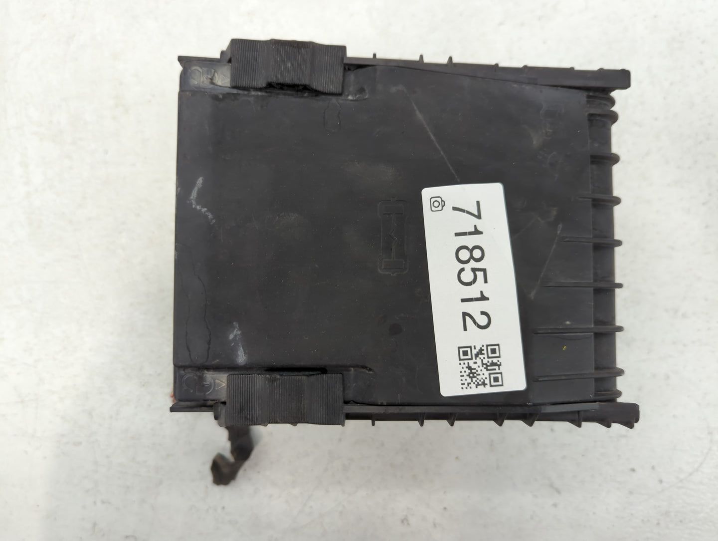 2009-2012 Volkswagen Cc Fusebox Fuse Box Panel Relay Module P/N:6359-2777 3C0 937 125 Fits Fits 2009 2010 2011 2012 OEM Used