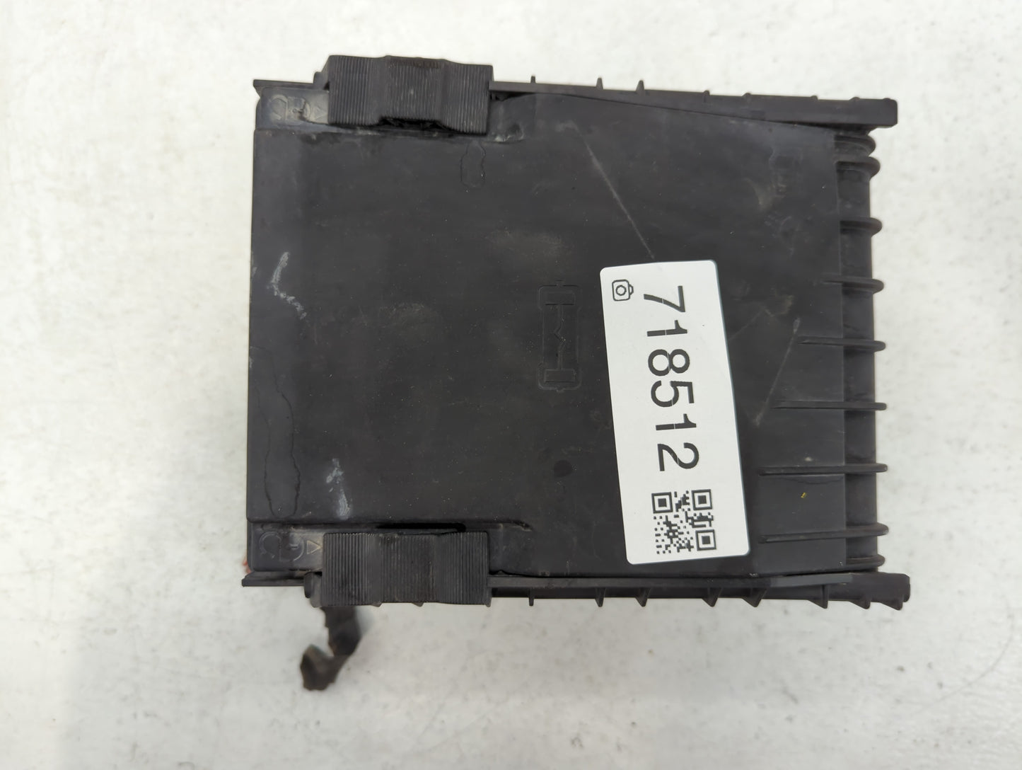 2009-2012 Volkswagen Cc Fusebox Fuse Box Panel Relay Module P/N:6359-2777 3C0 937 125 Fits Fits 2009 2010 2011 2012 OEM Used