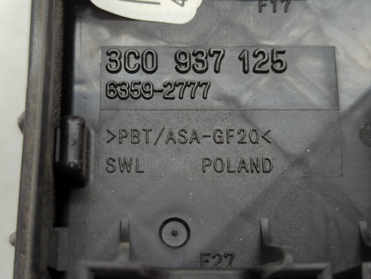 2009-2012 Volkswagen Cc Fusebox Fuse Box Panel Relay Module P/N:6359-2777 3C0 937 125 Fits Fits 2009 2010 2011 2012 OEM Used