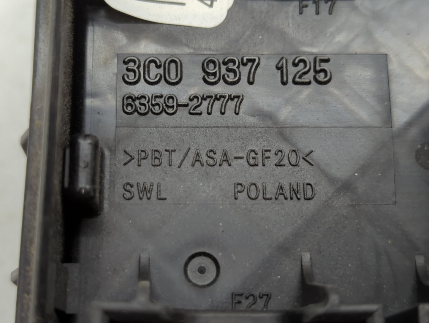 2009-2012 Volkswagen Cc Fusebox Fuse Box Panel Relay Module P/N:6359-2777 3C0 937 125 Fits Fits 2009 2010 2011 2012 OEM Used