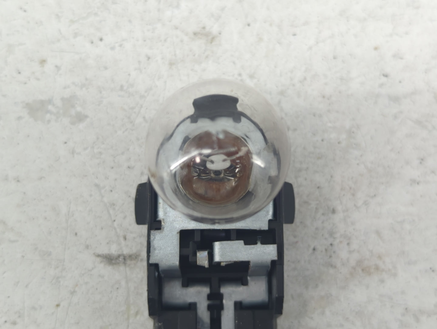 2007-2011 Volkswagen Eos Tail Light Assembly Driver Left OEM P/N:1Q0.945.093 1Q0.945.257 Fits Fits 2007 2008 2009 2010 2011 