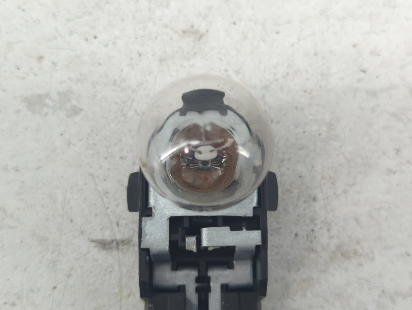 2007-2011 Volkswagen Eos Tail Light Assembly Driver Left OEM P/N:1Q0.945.093 1Q0.945.257 Fits Fits 2007 2008 2009 2010 2011 