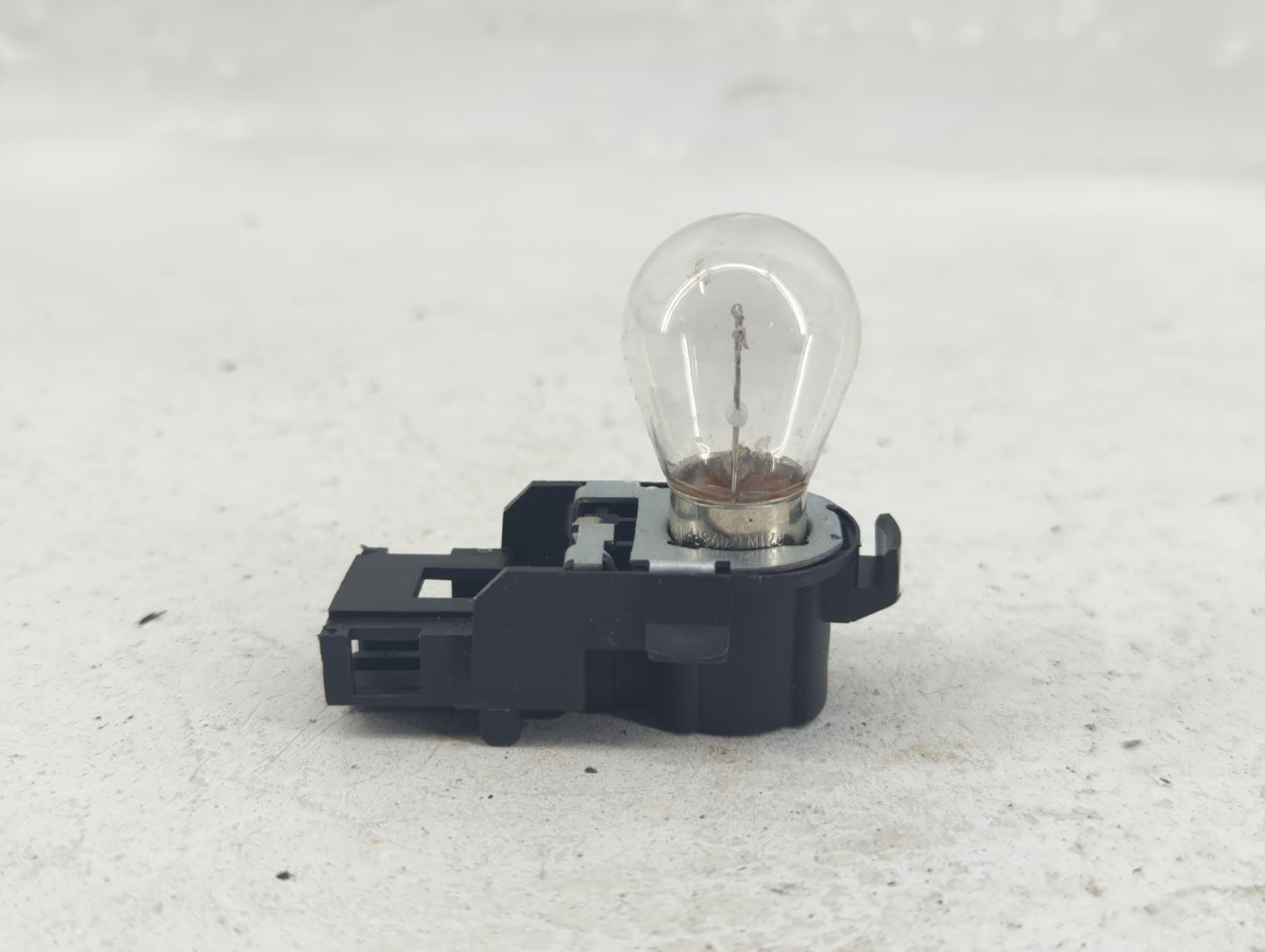 2007-2011 Volkswagen Eos Tail Light Assembly Driver Left OEM P/N:1Q0.945.093 1Q0.945.257 Fits Fits 2007 2008 2009 2010 2011 