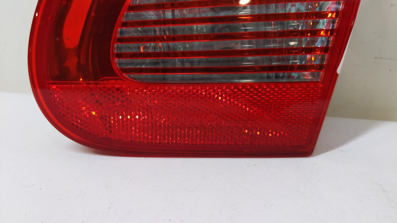 2007-2011 Volkswagen Eos Tail Light Assembly Passenger Right OEM P/N:1Q0945094 Fits Fits 2007 2008 2009 2010 2011 OEM Used A