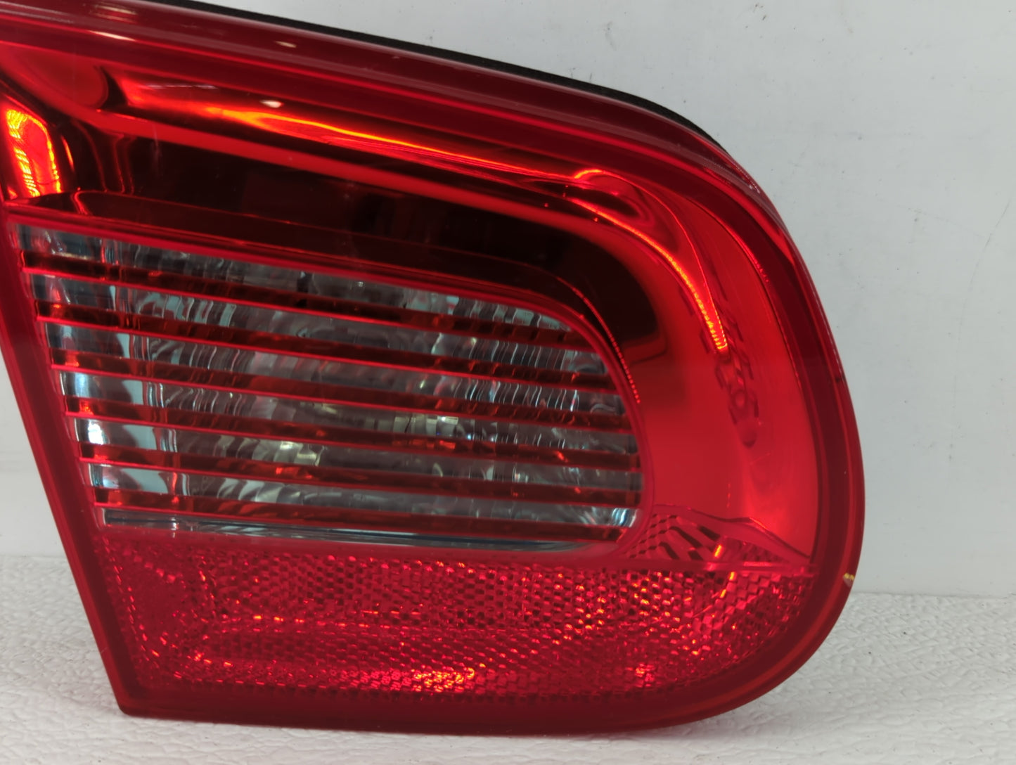 2007-2011 Volkswagen Eos Tail Light Assembly Driver Left OEM P/N:1Q0.945.093 1Q0.945.257 Fits Fits 2007 2008 2009 2010 2011 