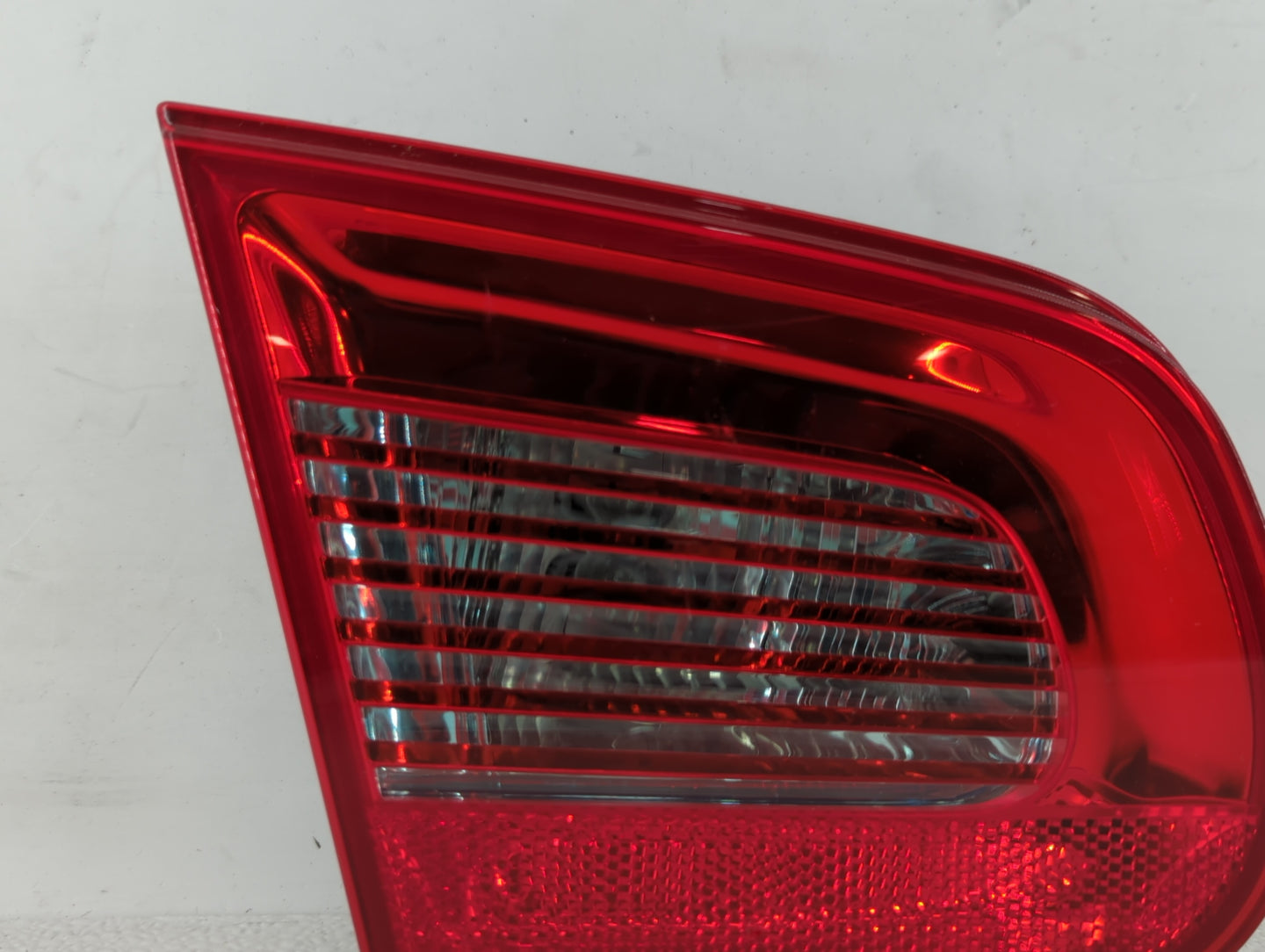 2007-2011 Volkswagen Eos Tail Light Assembly Driver Left OEM P/N:1Q0.945.093 1Q0.945.257 Fits Fits 2007 2008 2009 2010 2011 