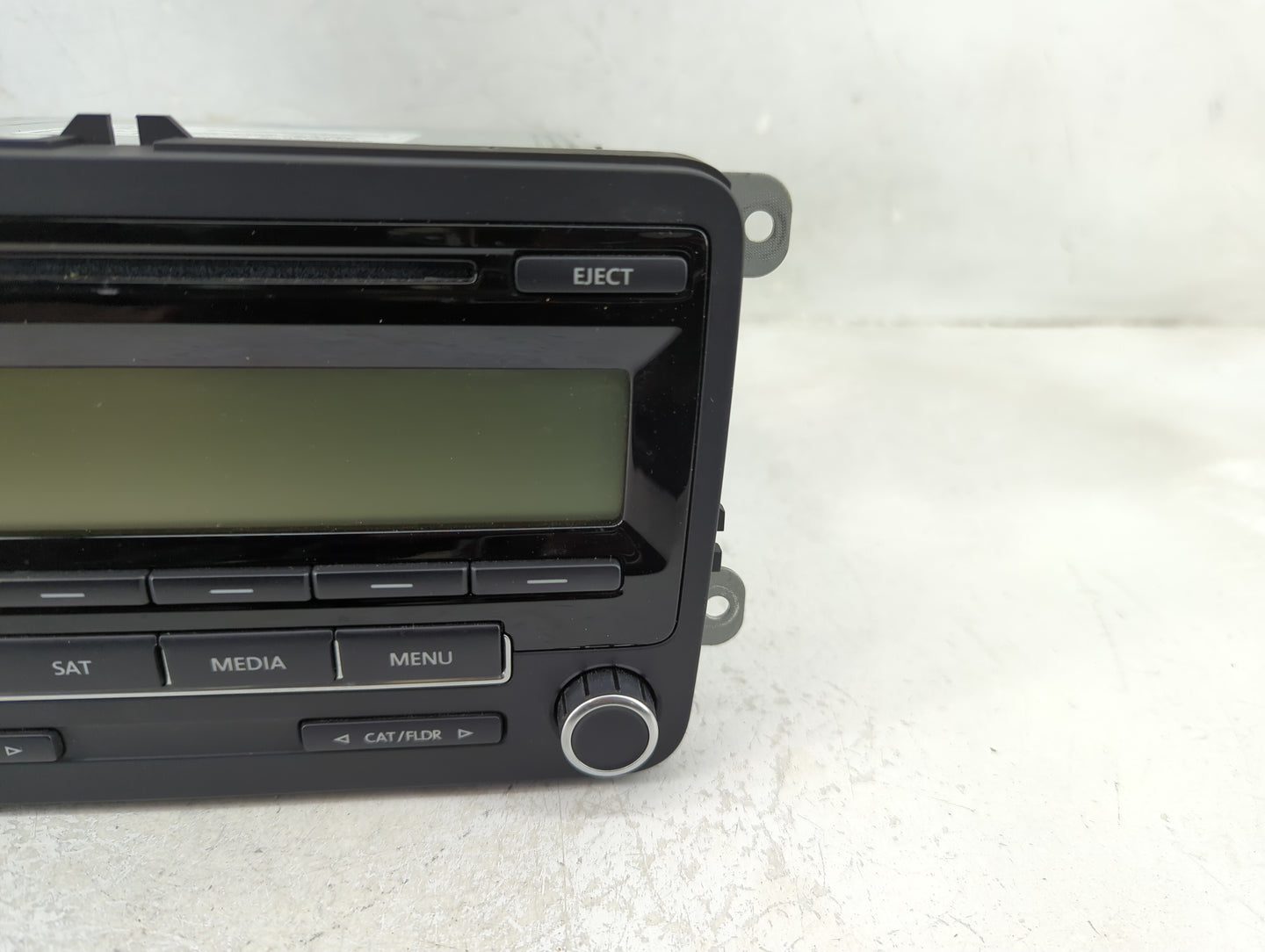 2010-2011 Volkswagen Golf Radio AM FM Cd Player Receiver Replacement P/N:1K0035164 Fits Fits 2010 2011 2012 2013 2014 OEM Us