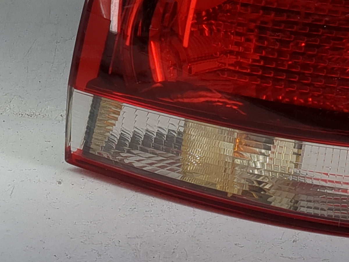 2011 Volkswagen Golf Gti Tail Light Assembly Passenger Right OEM P/N:1K6 945 095 R 167 954-04 Fits OEM Used Auto Parts - Oem