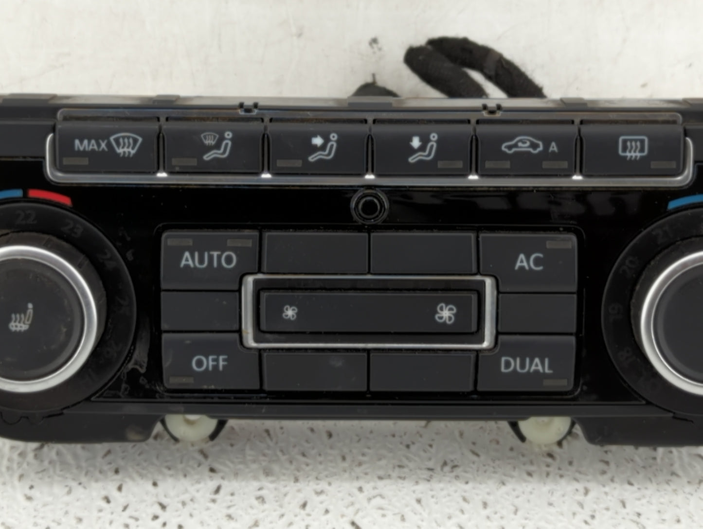 2010-2011 Volkswagen Gti Climate Control Module Temperature AC/Heater Replacement P/N:3C8 907 336AJ 5K0 907 044 BT Fits OEM 