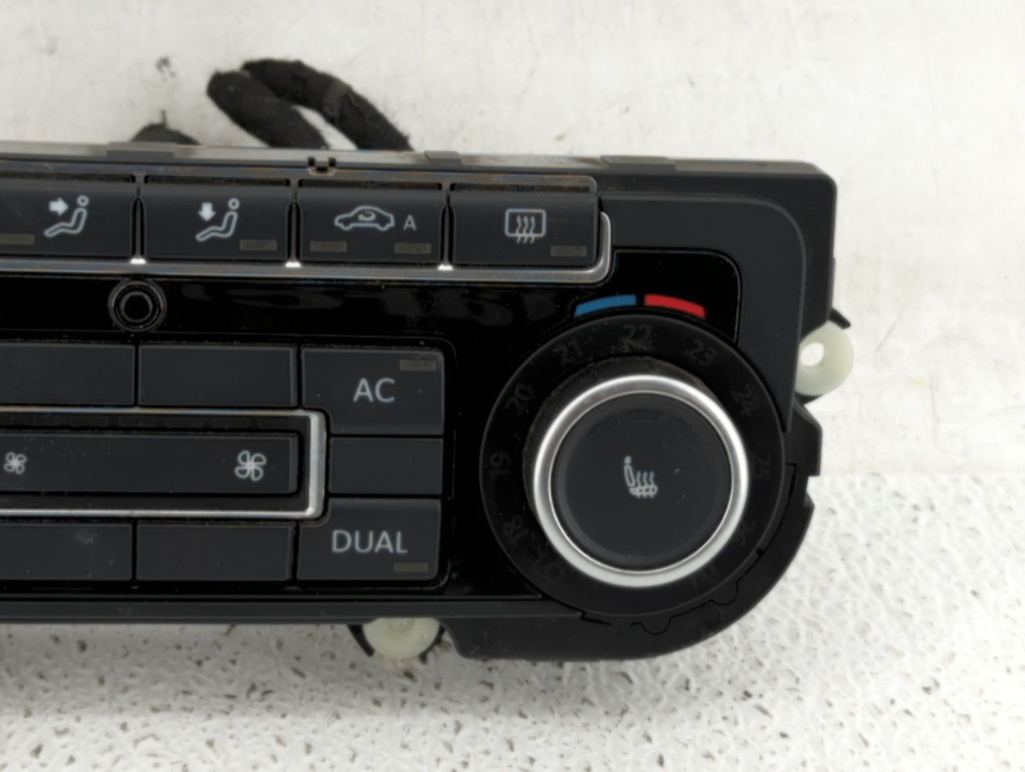 2010-2011 Volkswagen Gti Climate Control Module Temperature AC/Heater Replacement P/N:3C8 907 336AJ 5K0 907 044 BT Fits OEM 