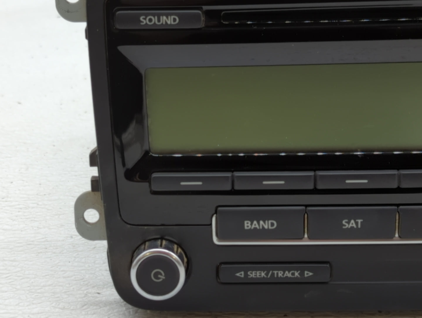 2010-2011 Volkswagen Gti Am Fm Cd Player Radio Receiver - Oemusedautoparts1.com