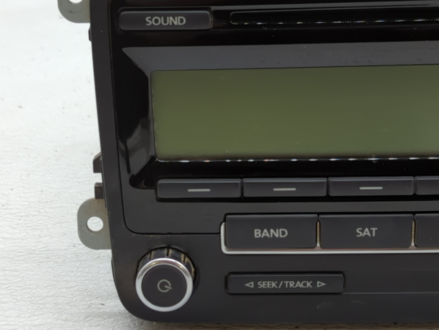 2010-2011 Volkswagen Gti Am Fm Cd Player Radio Receiver - Oemusedautoparts1.com