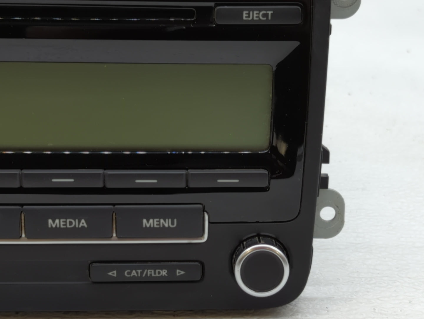 2010-2011 Volkswagen Gti Am Fm Cd Player Radio Receiver - Oemusedautoparts1.com