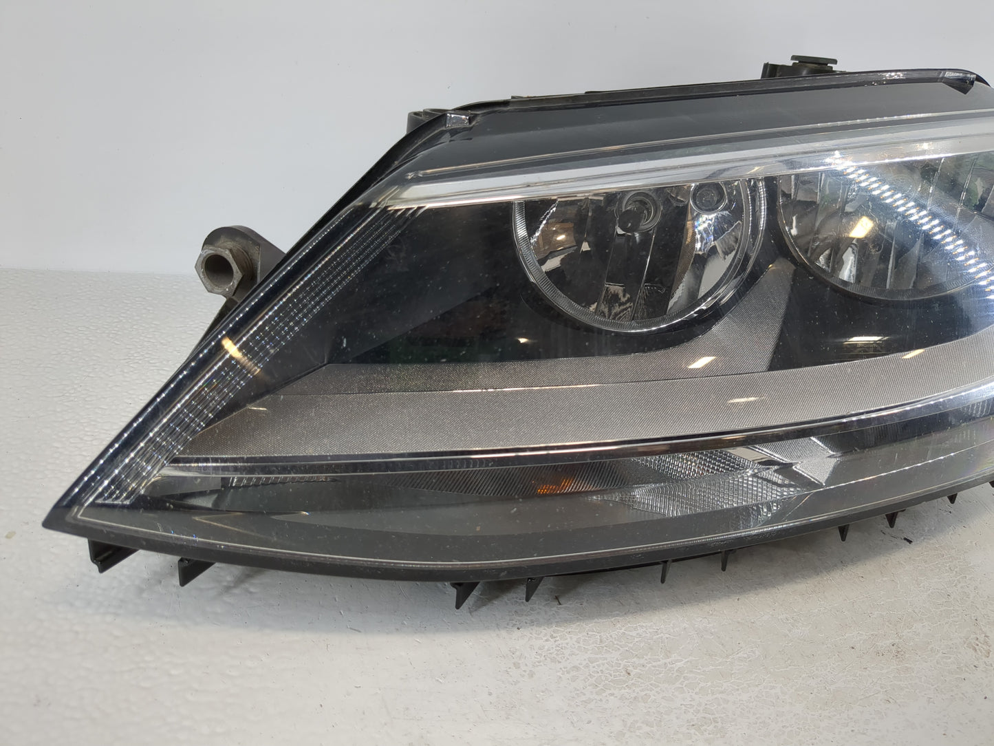 2011-2016 Volkswagen Jetta Driver Left Oem Head Light Headlight Lamp - Oemusedautoparts1.com