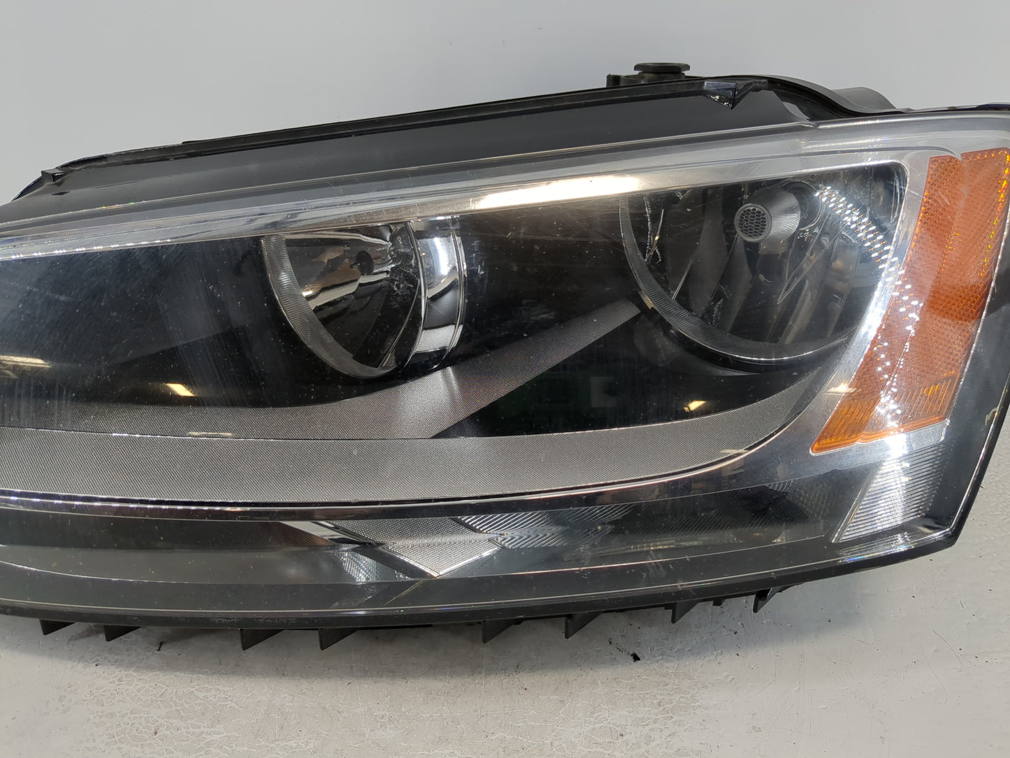 2011-2016 Volkswagen Jetta Driver Left Oem Head Light Headlight Lamp - Oemusedautoparts1.com