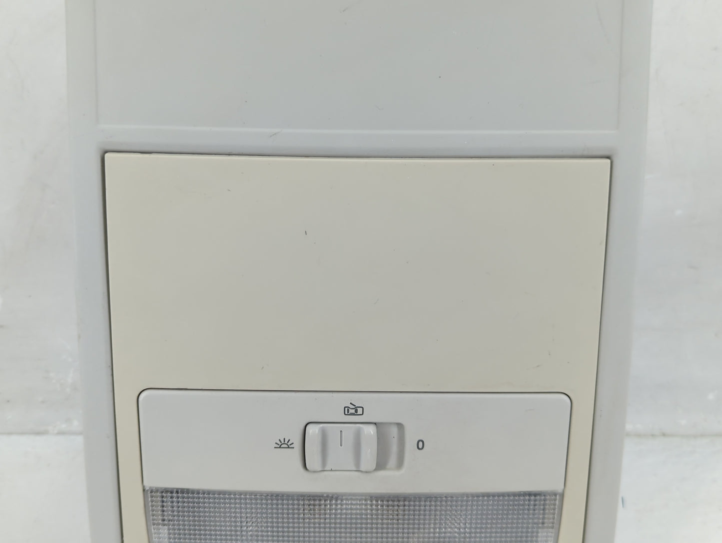2011 Volkswagen Jetta Overhead Roof Console - Oemusedautoparts1.com