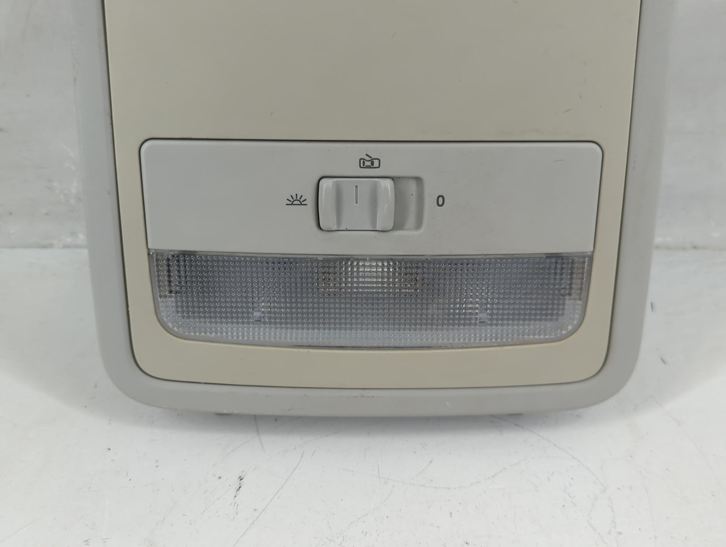 2011 Volkswagen Jetta Overhead Roof Console - Oemusedautoparts1.com