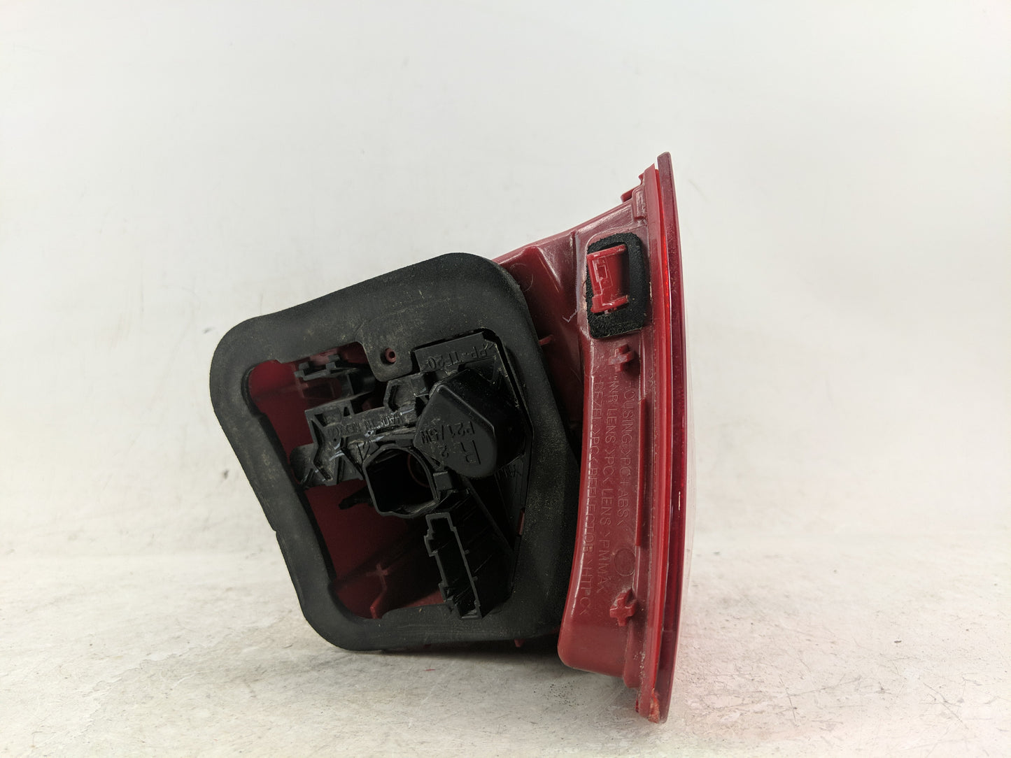 2008-2011 Volkswagen Jetta Tail Light Assembly Passenger Right OEM Fits Fits 2008 2009 2010 2011 OEM Used Auto Parts - Oemus