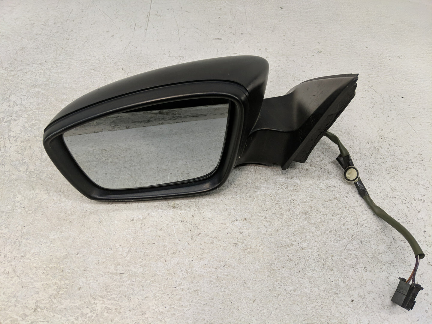 2011-2016 Volkswagen Jetta Driver Side View Mirror - Left Door Mirror OEM Used - Oemusedautoparts1.com