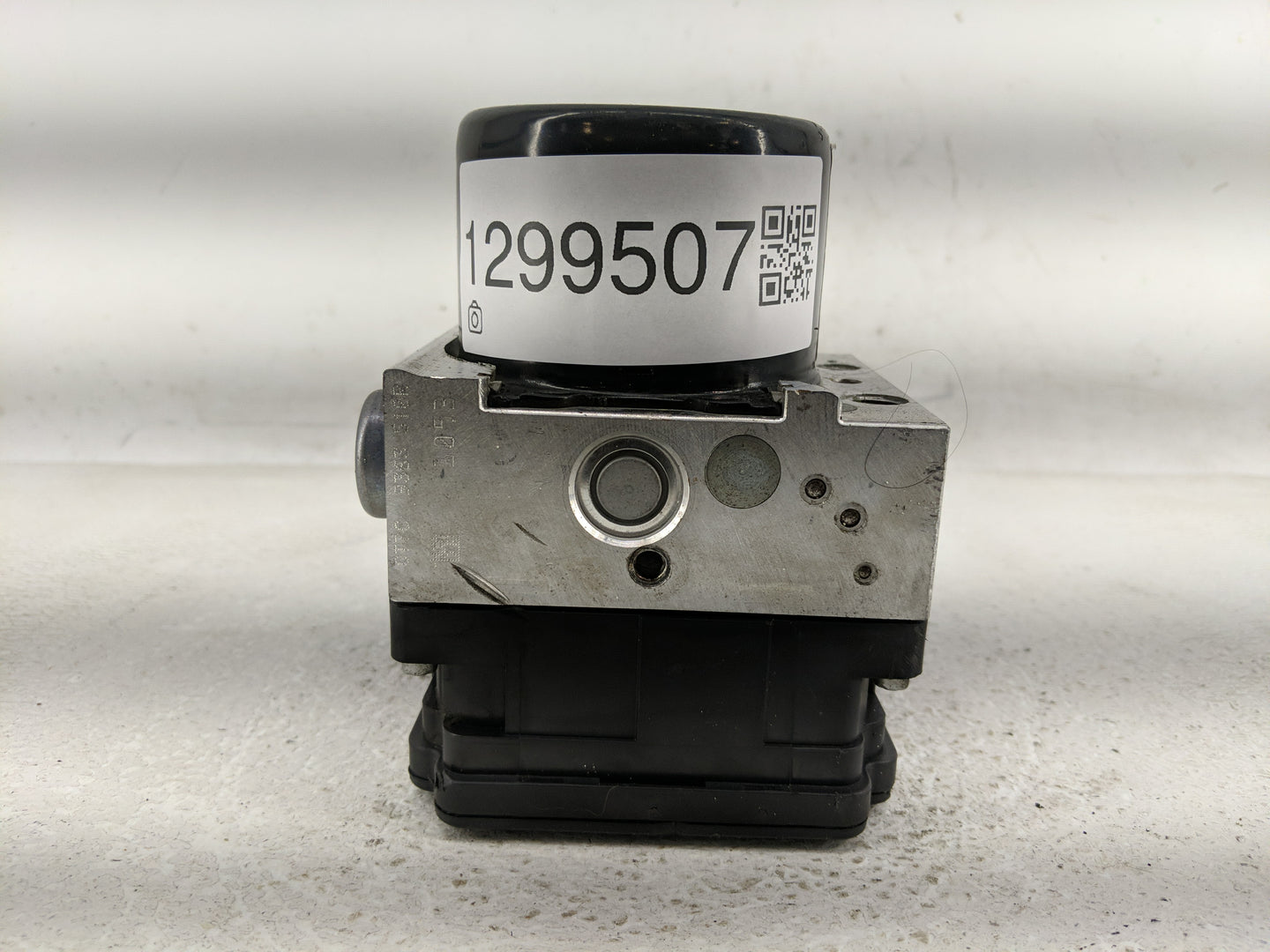 2011 Volkswagen Jetta ABS Pump Control Module Replacement P/N:1K0 614 517 BG Fits OEM Used Auto Parts - Oemusedautoparts1.co