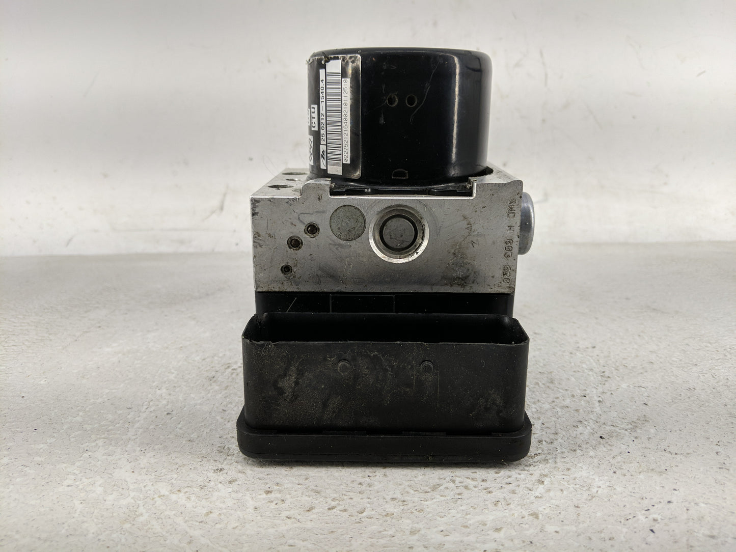 2011 Volkswagen Jetta ABS Pump Control Module Replacement P/N:1K0 614 517 BG Fits OEM Used Auto Parts - Oemusedautoparts1.co