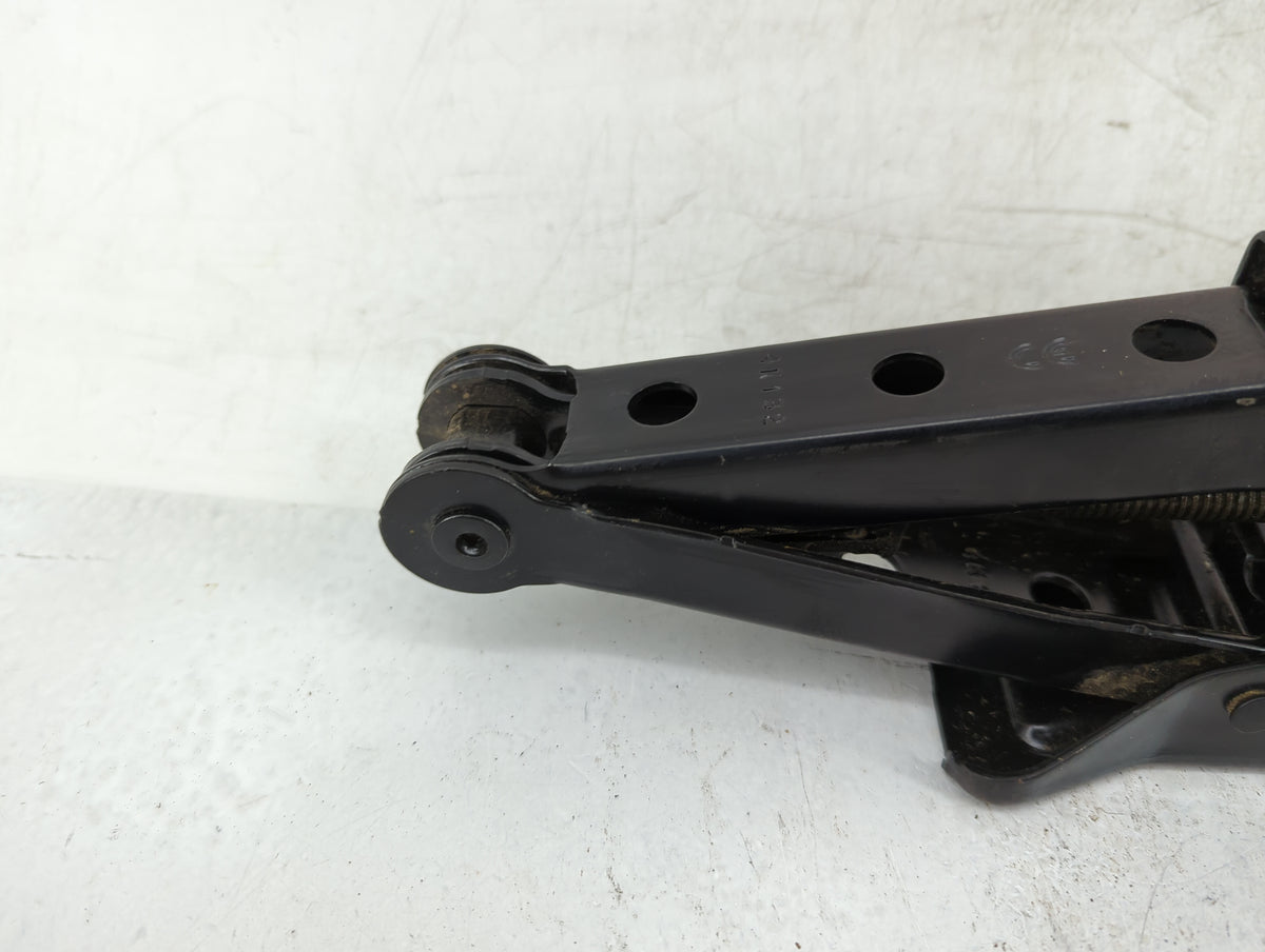 2011 Volkswagen Jetta Spare Scissor Car Jack - Oemusedautoparts1.com