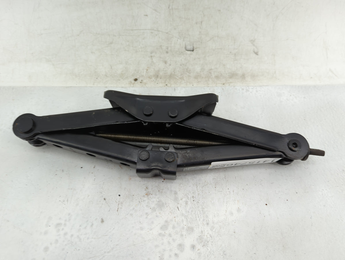 2011 Volkswagen Jetta Spare Scissor Car Jack - Oemusedautoparts1.com