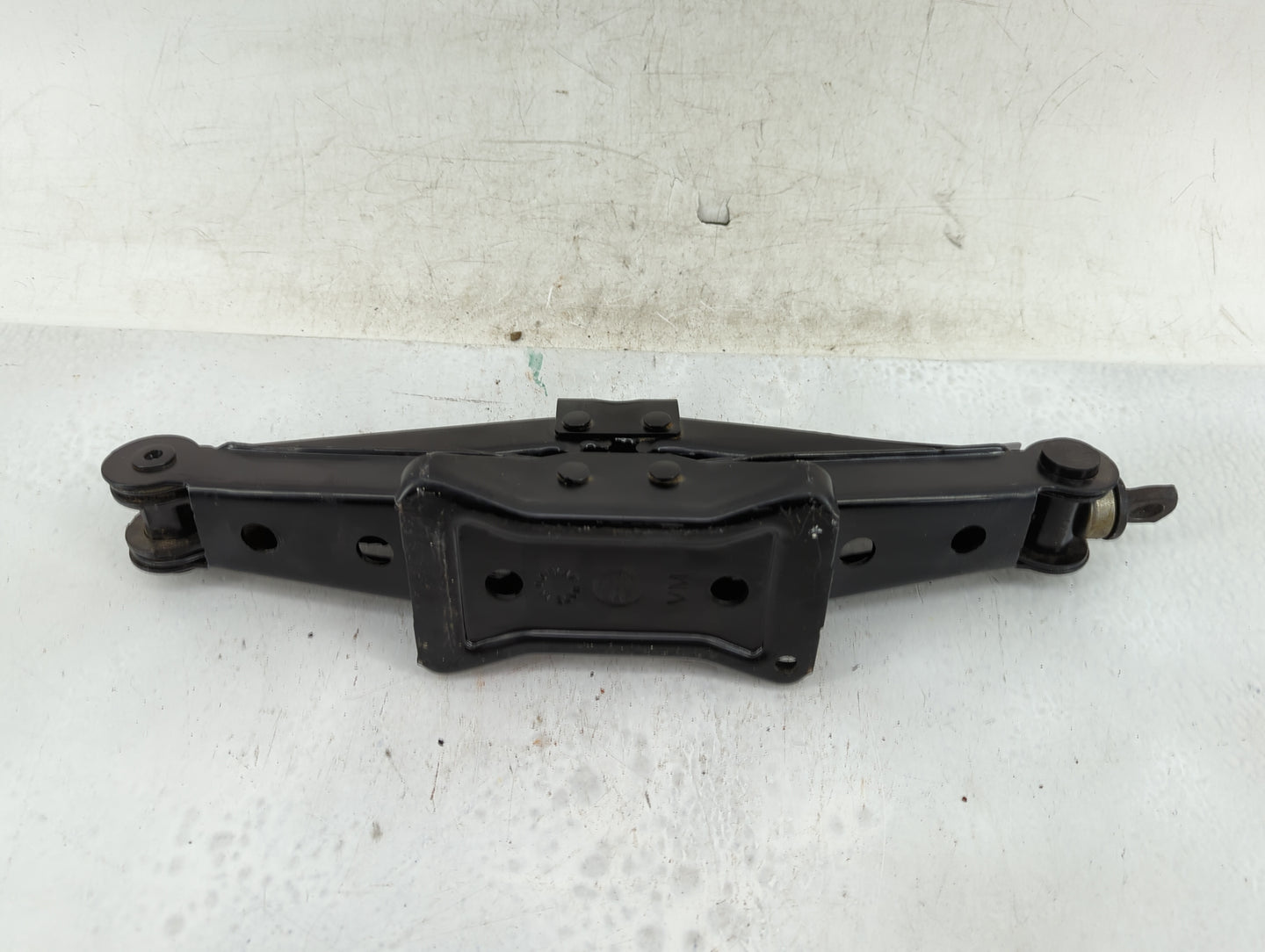 2011 Volkswagen Jetta Spare Scissor Car Jack - Oemusedautoparts1.com