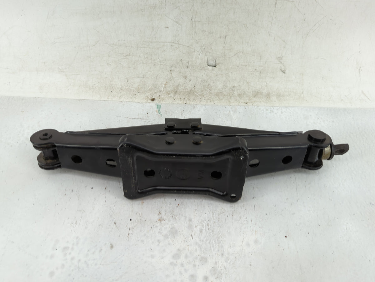 2011 Volkswagen Jetta Spare Scissor Car Jack - Oemusedautoparts1.com