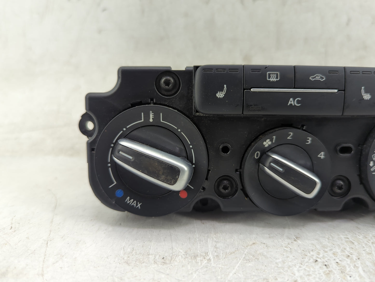 2011-2014 Volkswagen Jetta Climate Control Module Temperature AC/Heater Replacement P/N:5C1 819 045 90151-558 Fits OEM Used 