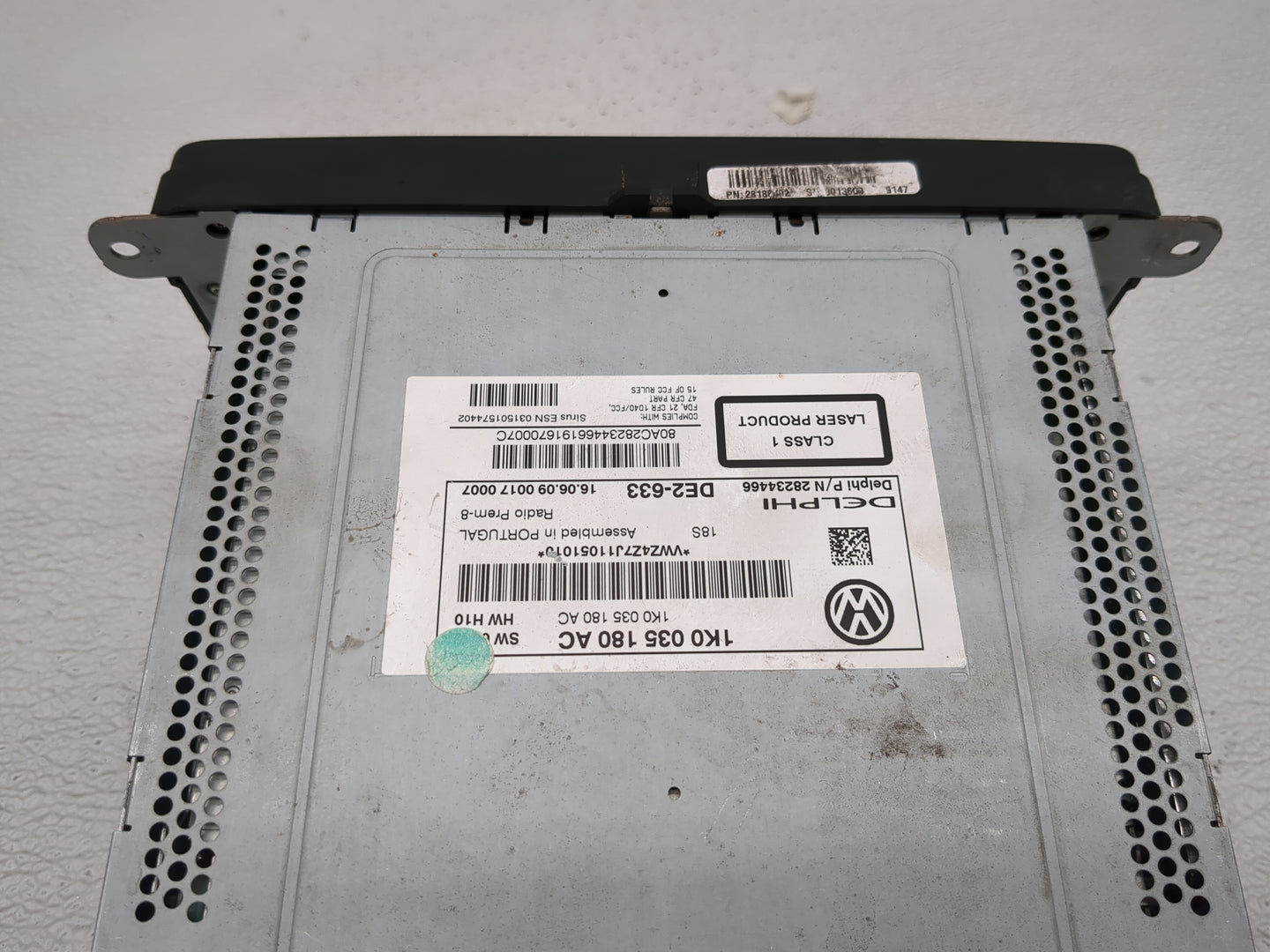 2010-2017 Volkswagen Jetta Radio AM FM Cd Player Receiver Replacement P/N:1K0 035 180 AC Fits OEM Used Auto Parts - Oemuseda