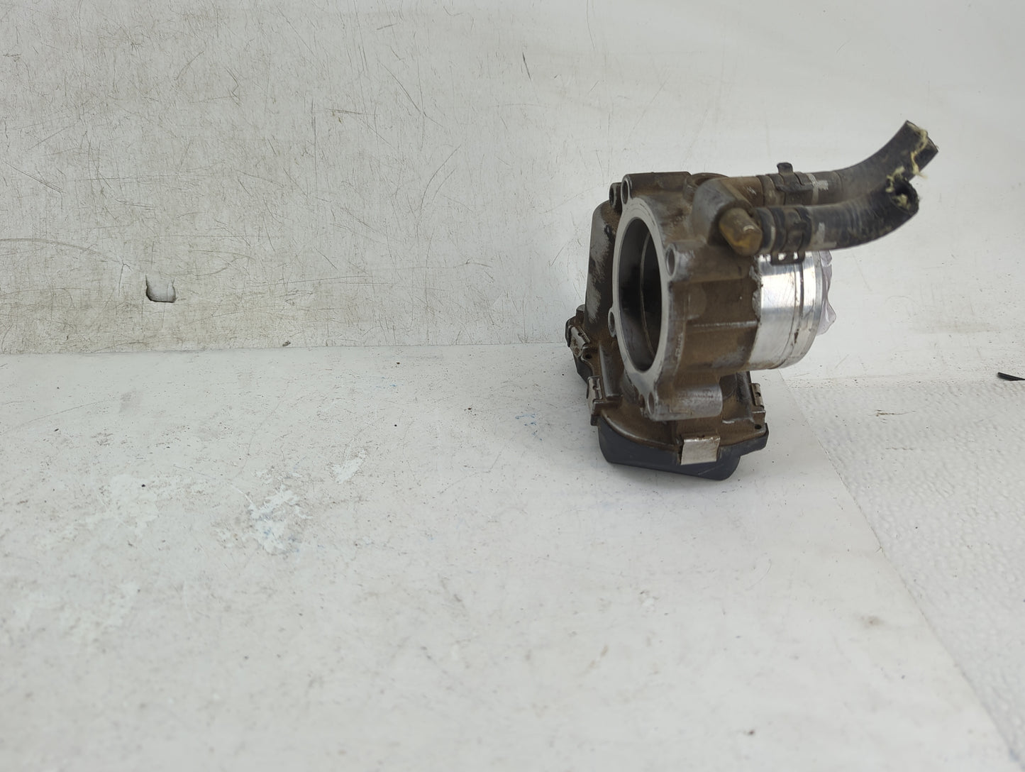 2011 Volkswagen Jetta Throttle Body P/N:06G133062J Fits OEM Used Auto Parts - Oemusedautoparts1.com