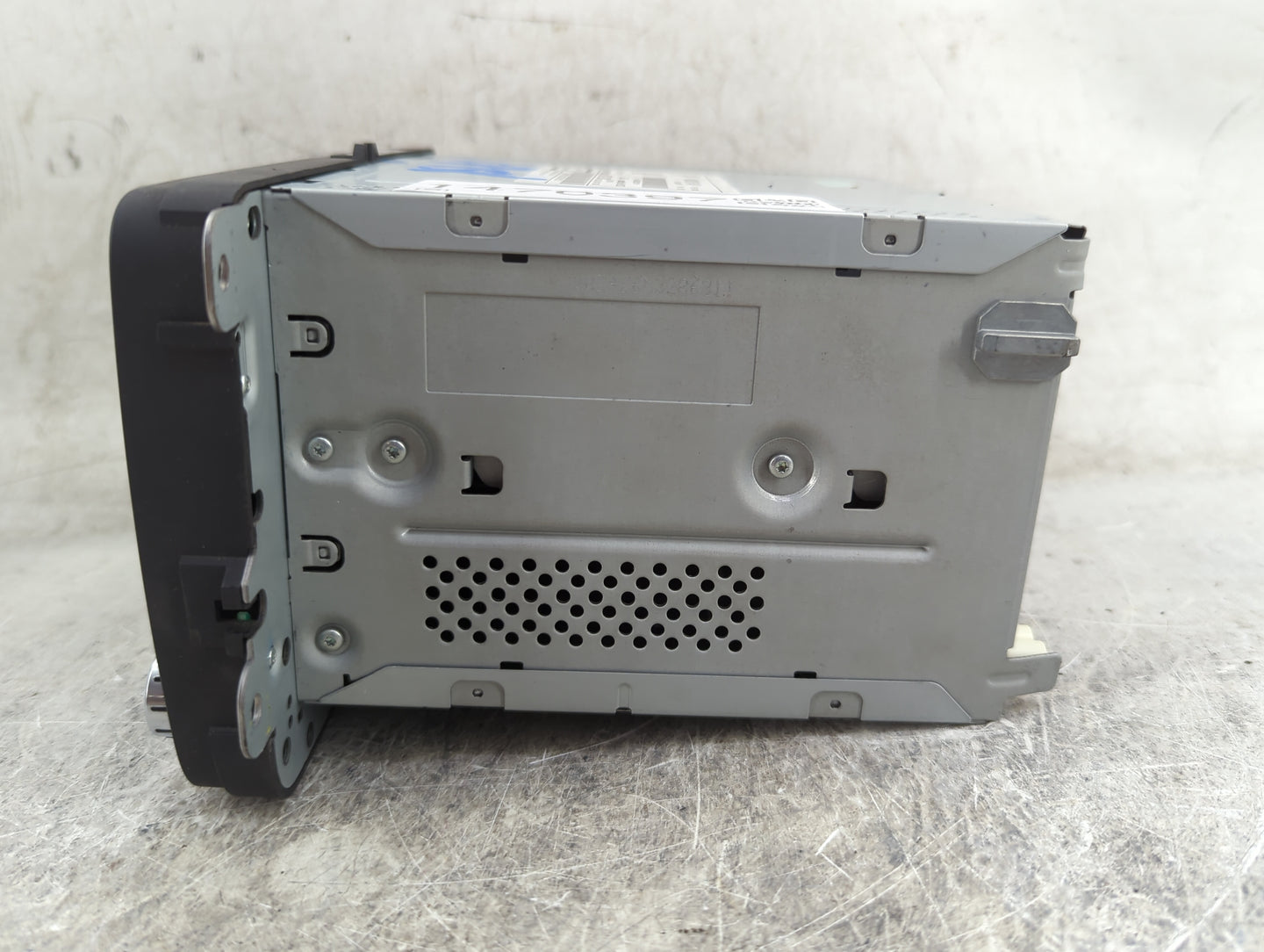 2011-2014 Volkswagen Jetta Radio AM FM Cd Player Receiver Replacement P/N:1K0035164D 28305128 Fits OEM Used Auto Parts - Oem