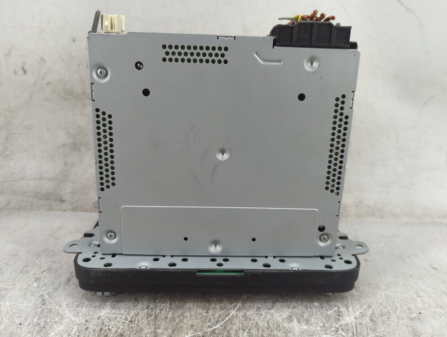 2011-2014 Volkswagen Jetta Radio AM FM Cd Player Receiver Replacement P/N:1K0035164D 28305128 Fits OEM Used Auto Parts - Oem