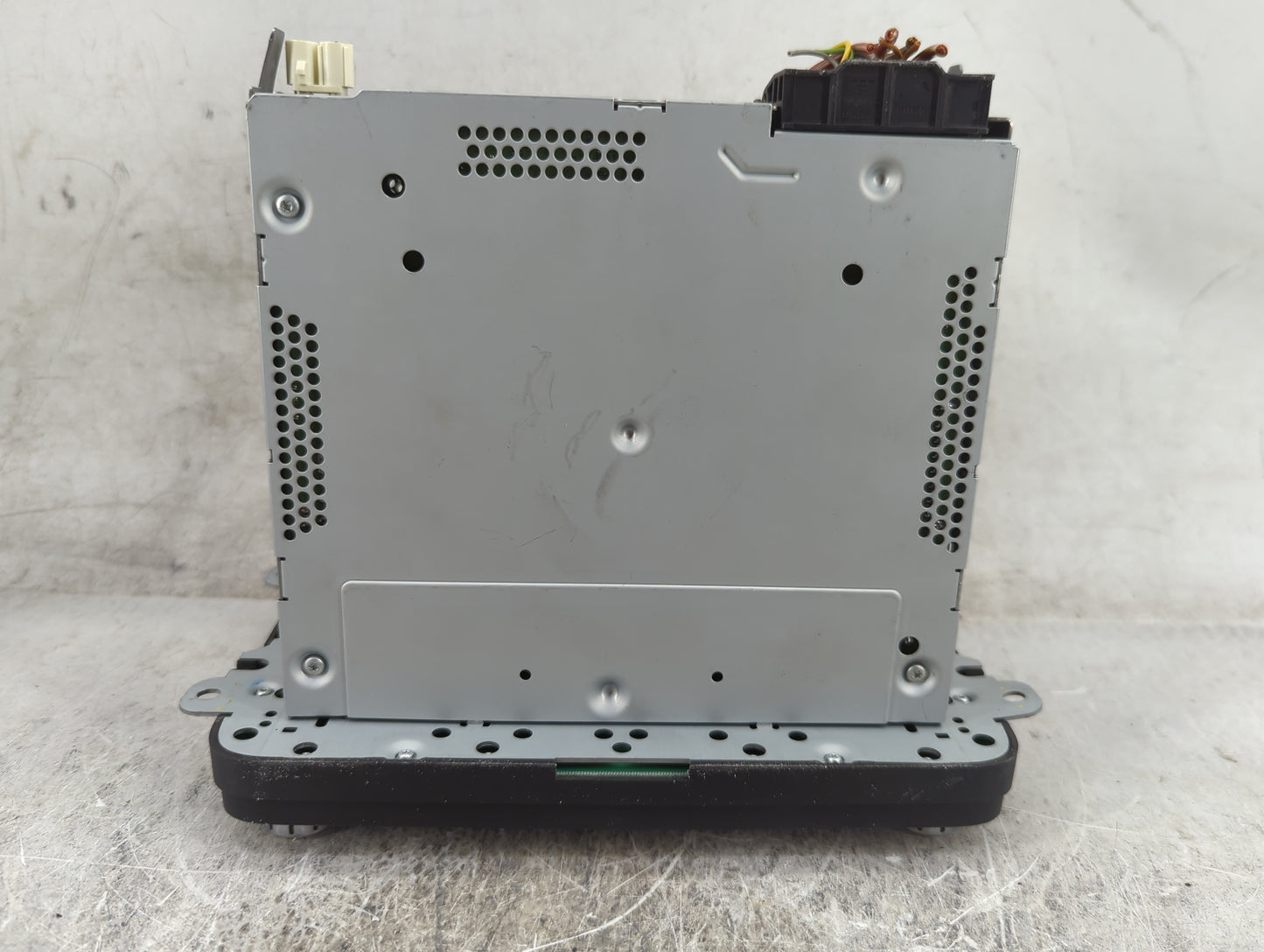 2011-2014 Volkswagen Jetta Radio AM FM Cd Player Receiver Replacement P/N:1K0035164D 28305128 Fits OEM Used Auto Parts - Oem