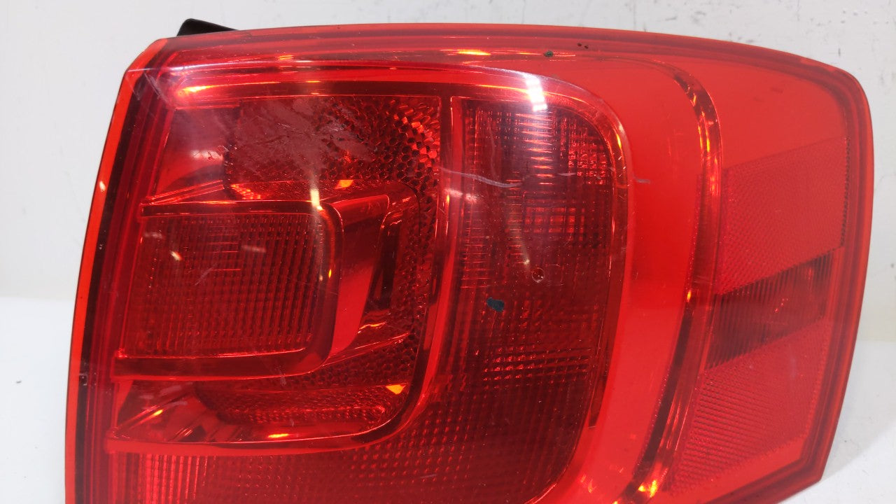 2008-2011 Volkswagen Jetta Tail Light Assembly Passenger Right OEM Fits Fits 2008 2009 2010 2011 OEM Used Auto Parts - Oemus