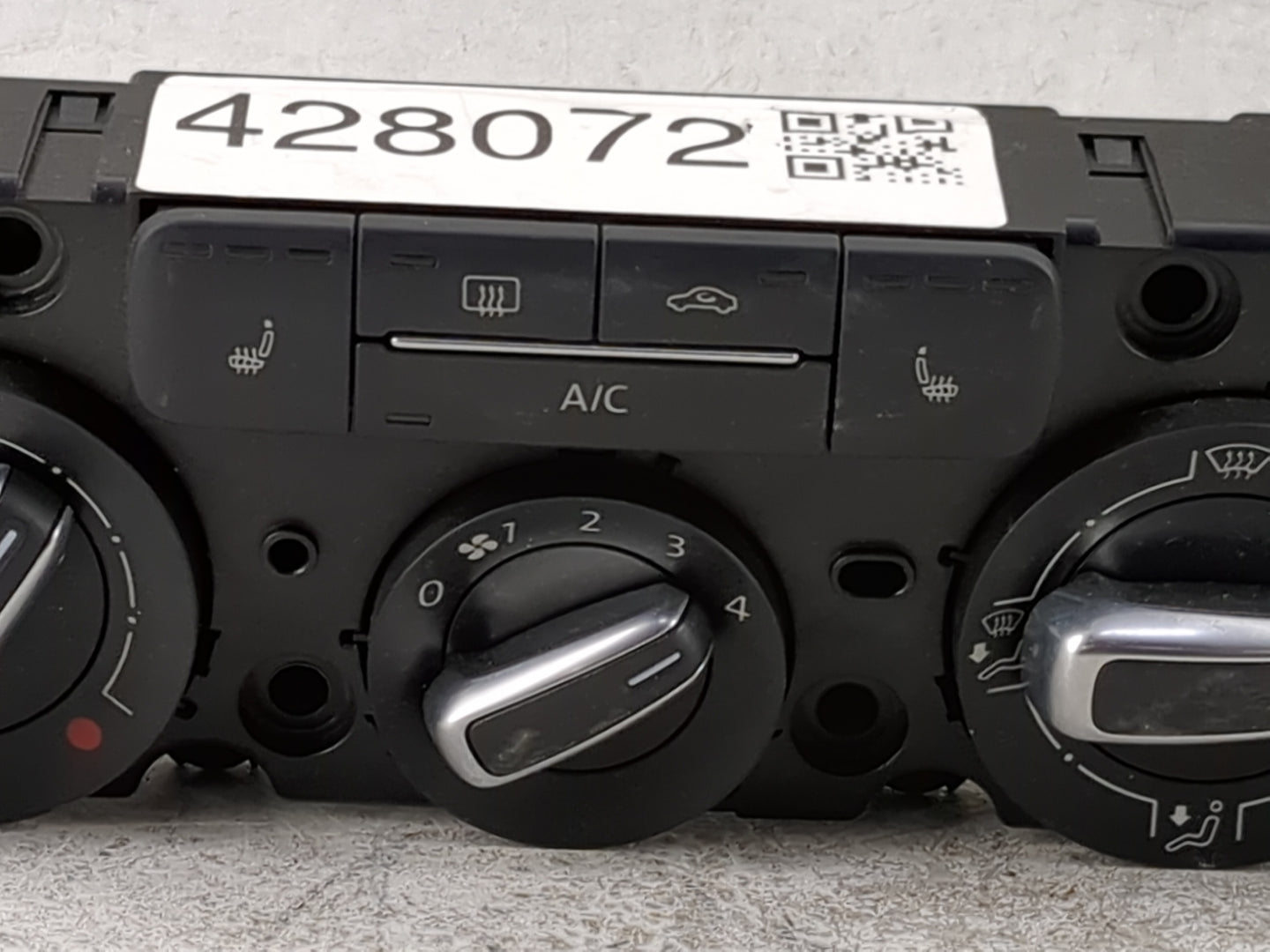 2011-2014 Volkswagen Jetta Climate Control Module Temperature AC/Heater Replacement P/N:5C0820047BA 90151-907/0000 Fits OEM 