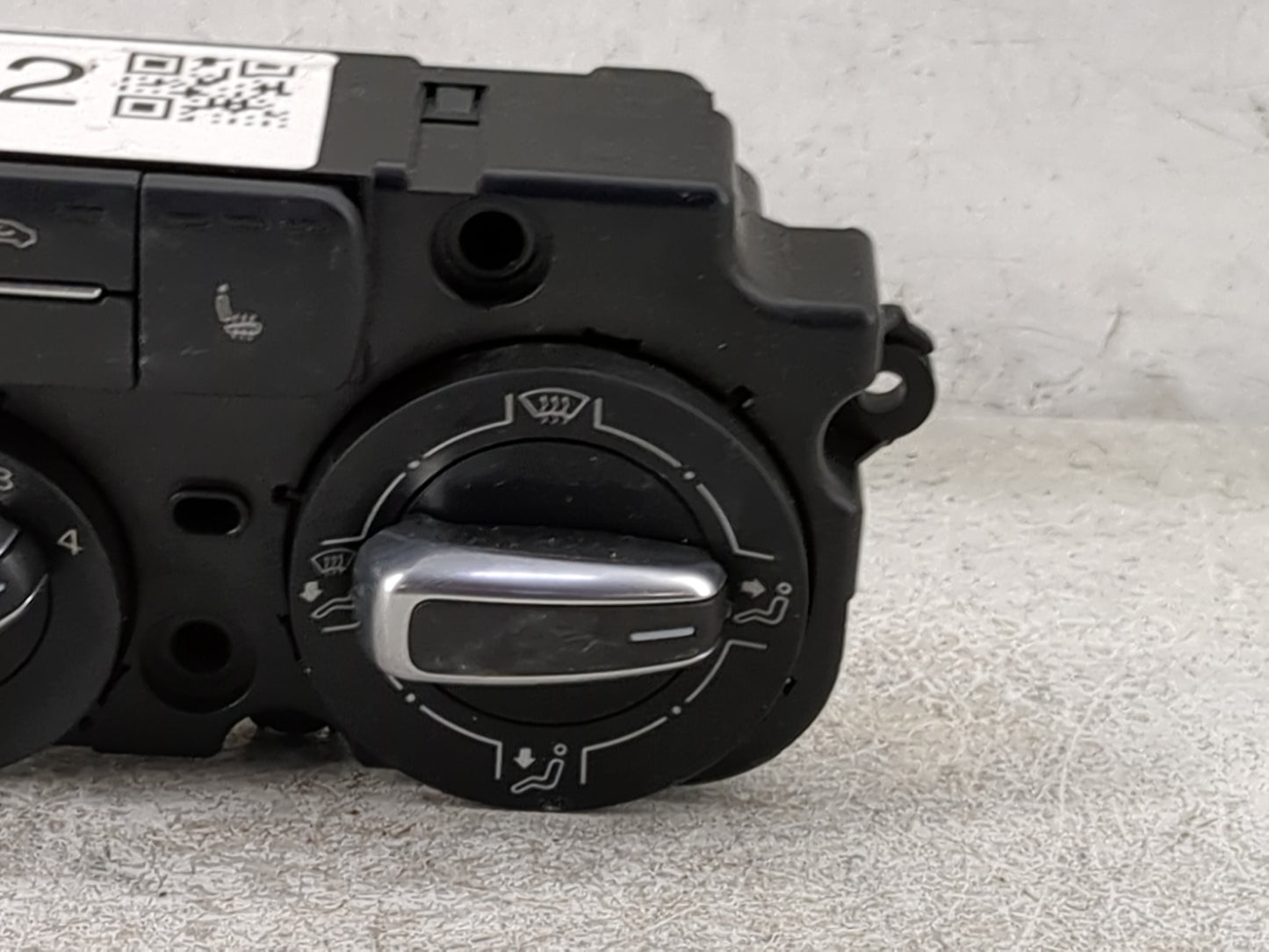 2011-2014 Volkswagen Jetta Climate Control Module Temperature AC/Heater Replacement P/N:5C0820047BA 90151-907/0000 Fits OEM 