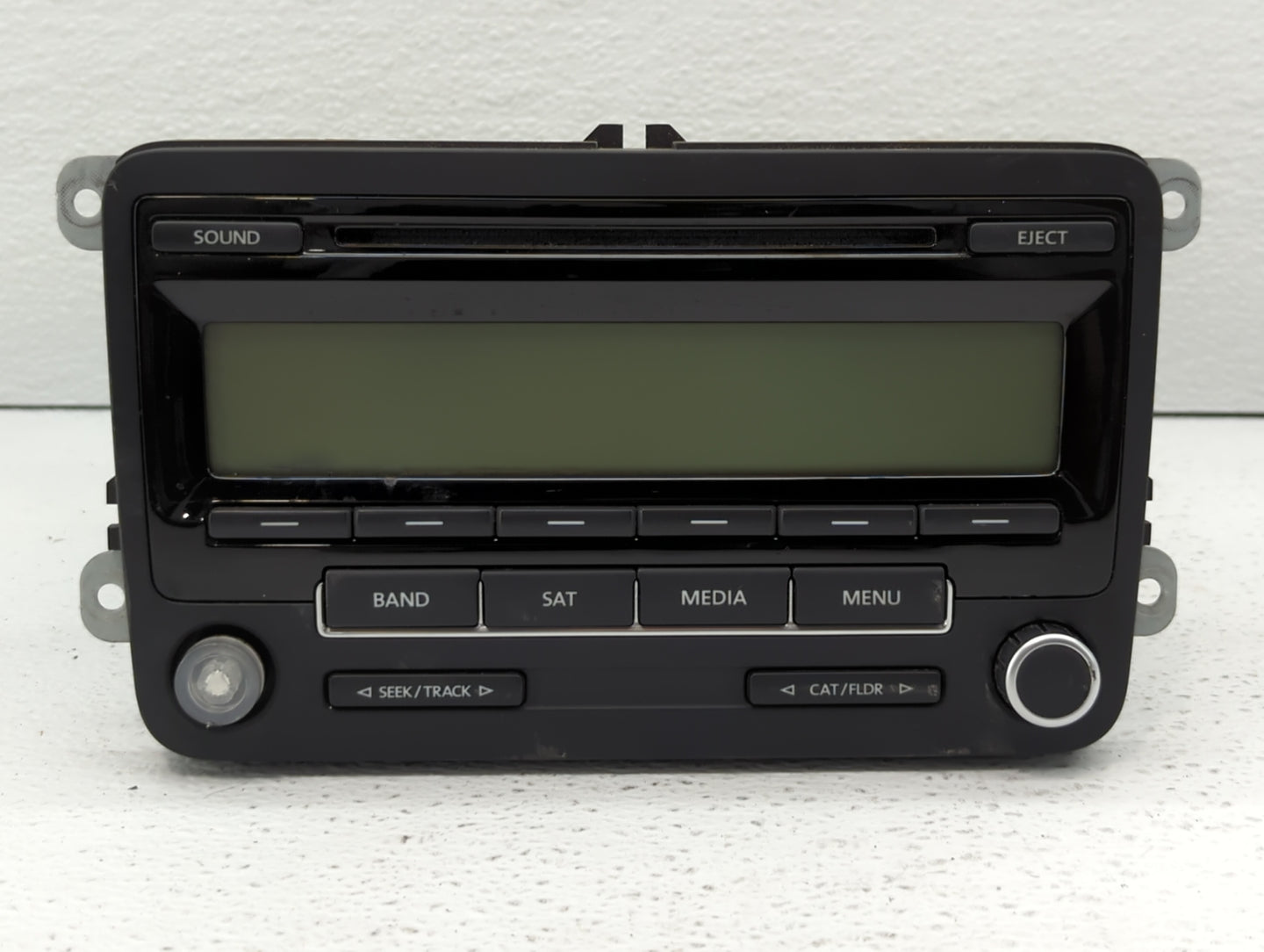2011-2014 Volkswagen Jetta Am Fm Cd Player Radio Receiver - Oemusedautoparts1.com