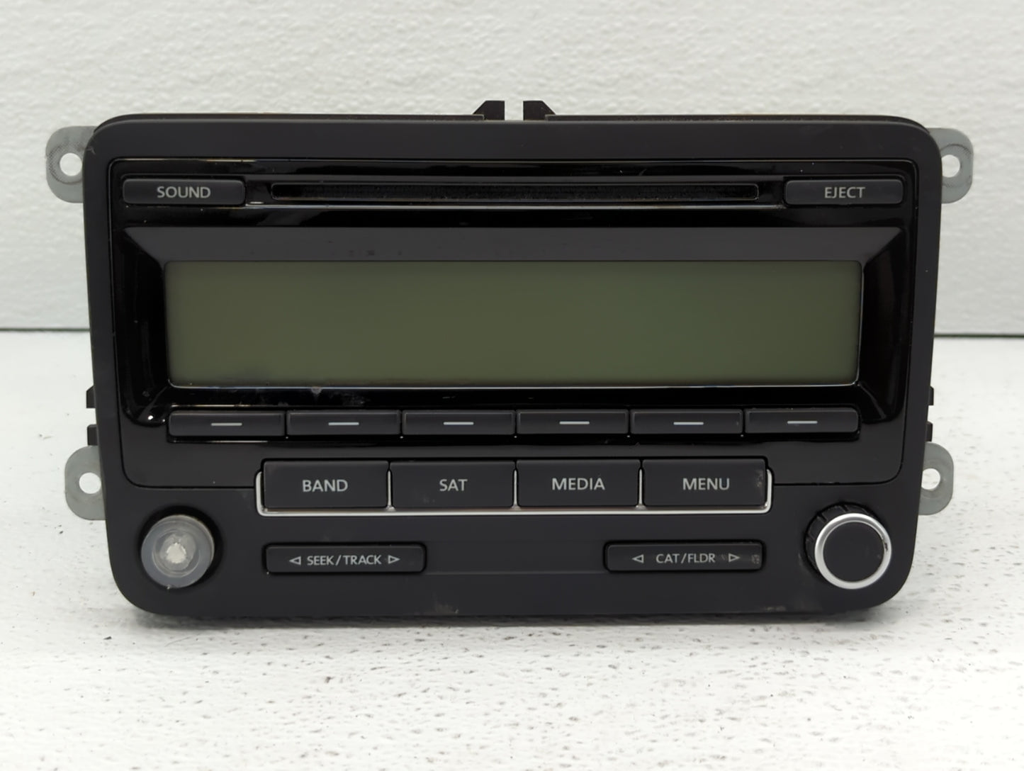 2011-2014 Volkswagen Jetta Am Fm Cd Player Radio Receiver - Oemusedautoparts1.com