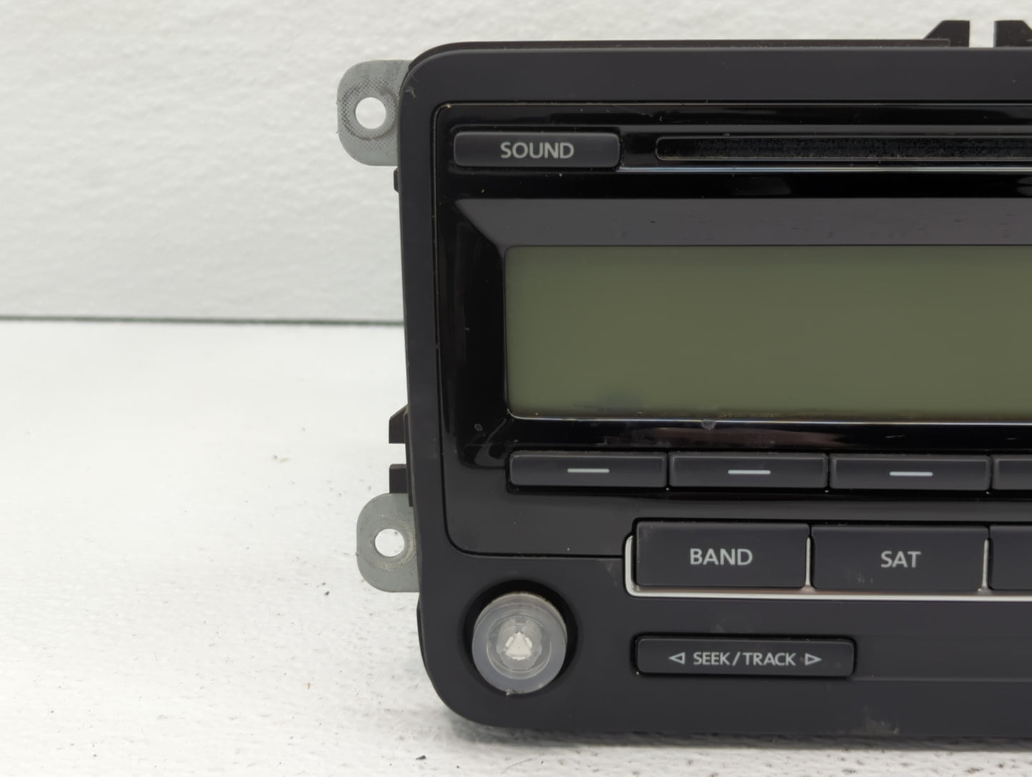 2011-2014 Volkswagen Jetta Am Fm Cd Player Radio Receiver - Oemusedautoparts1.com