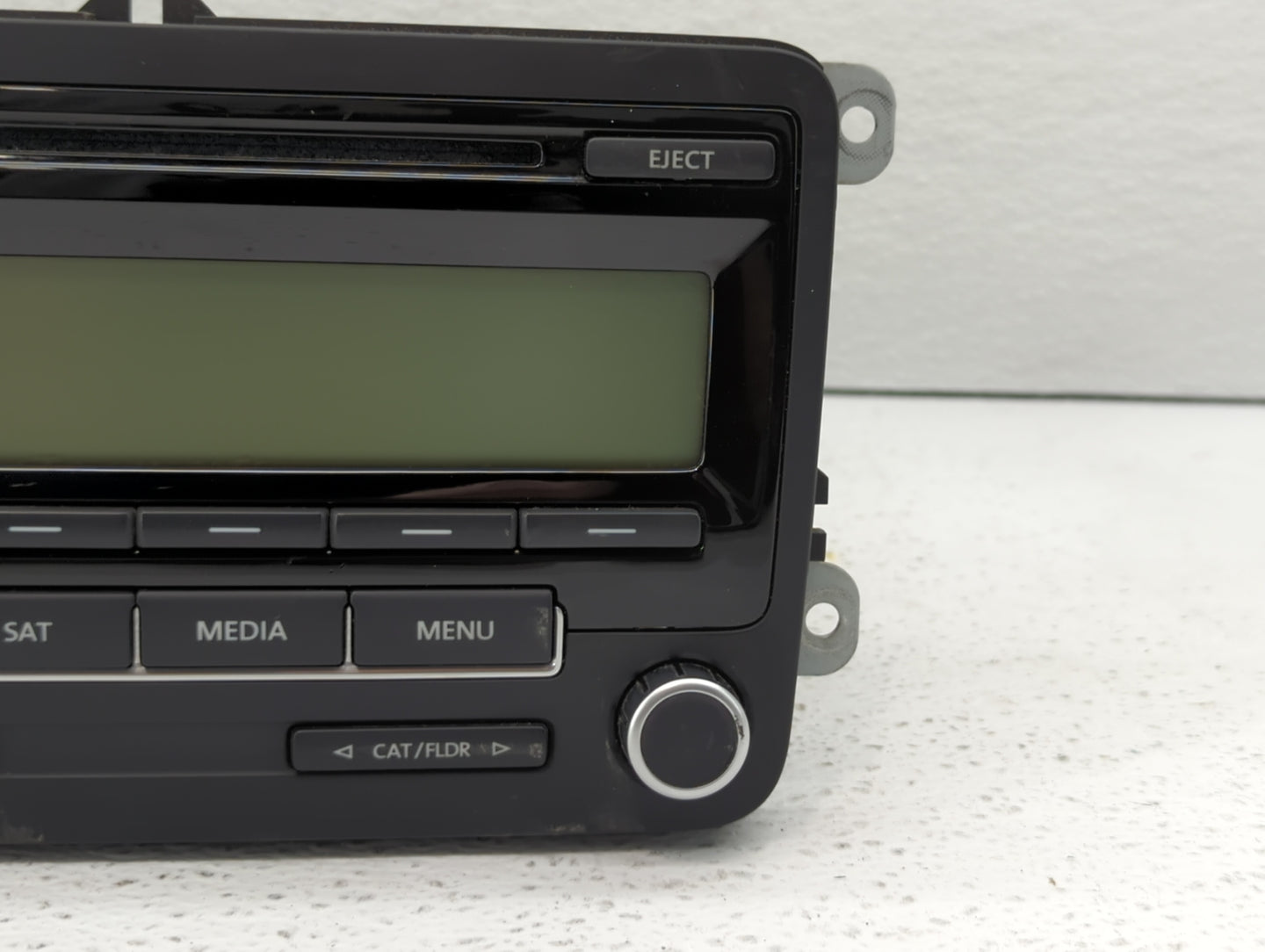 2011-2014 Volkswagen Jetta Am Fm Cd Player Radio Receiver - Oemusedautoparts1.com